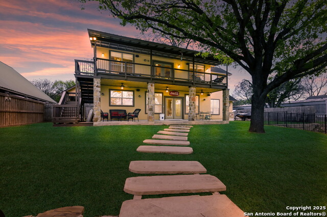 Listing photo id 5 for 315 Klein E