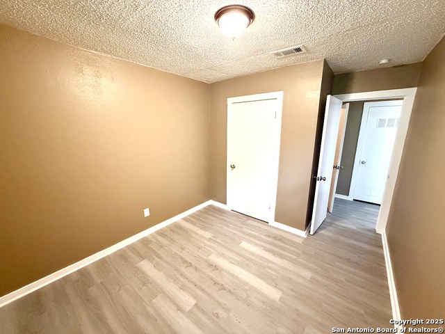 Image 13 of 17 For 1827 Highland Blvd