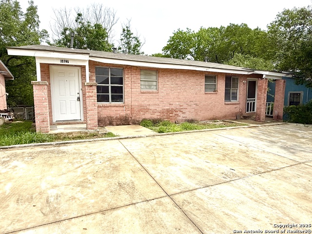 Image 2 of 17 For 1827 Highland Blvd