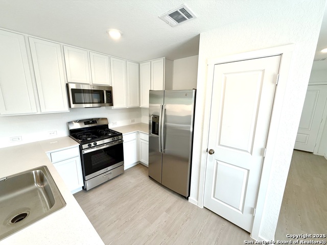 Image 7 of 20 For 14741 Onyx Place