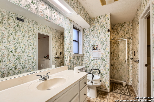 Image 11 of 37 For 773 Lookout Dr