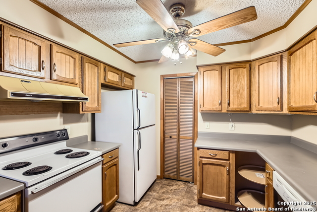 Image 20 of 37 For 773 Lookout Dr