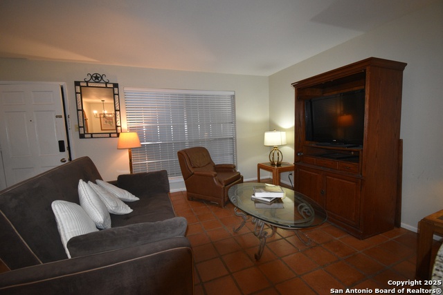 Image 9 of 18 For 8401 New Braunfels  125
