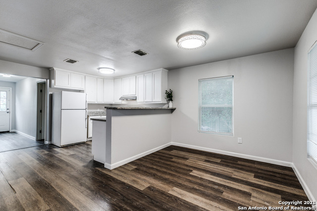 Image 16 of 25 For 423 Millard  