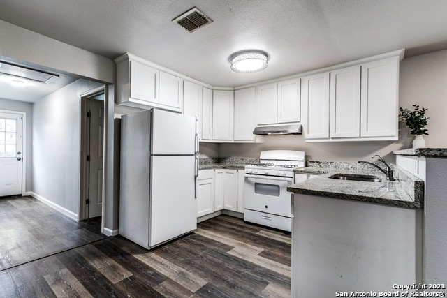 Image 17 of 25 For 423 Millard  