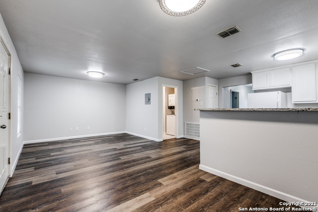 Image 21 of 25 For 423 Millard  