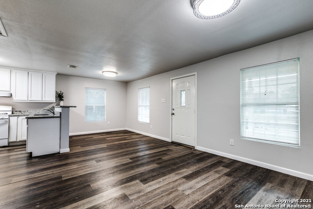 Image 22 of 25 For 423 Millard  