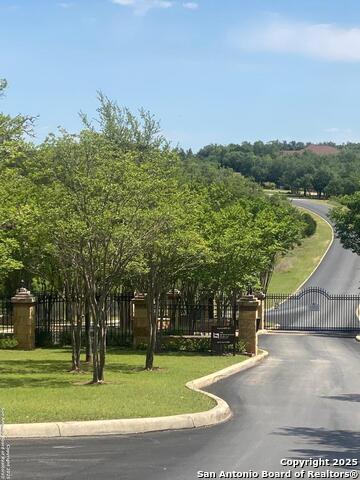 Listing photo id 1 for 224 Sendera Way