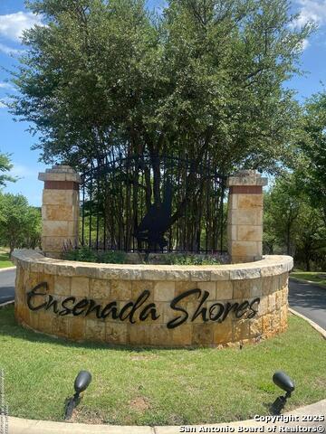 Listing photo id 3 for 224 Sendera Way