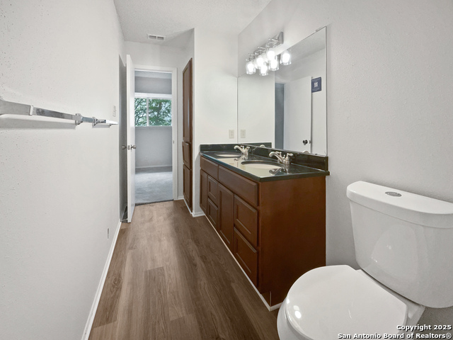 Listing photo id 8 for 9934 Spruce Ridge