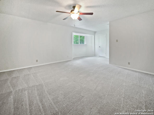 Listing photo id 11 for 9934 Spruce Ridge