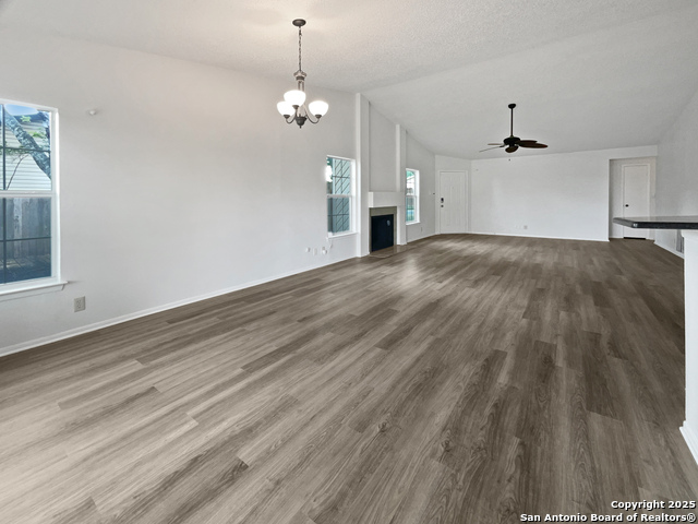 Listing photo id 15 for 9934 Spruce Ridge