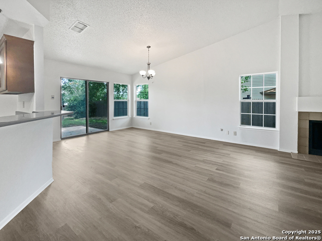 Listing photo id 1 for 9934 Spruce Ridge