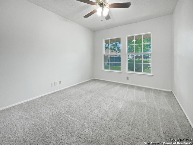 Listing photo id 3 for 9934 Spruce Ridge