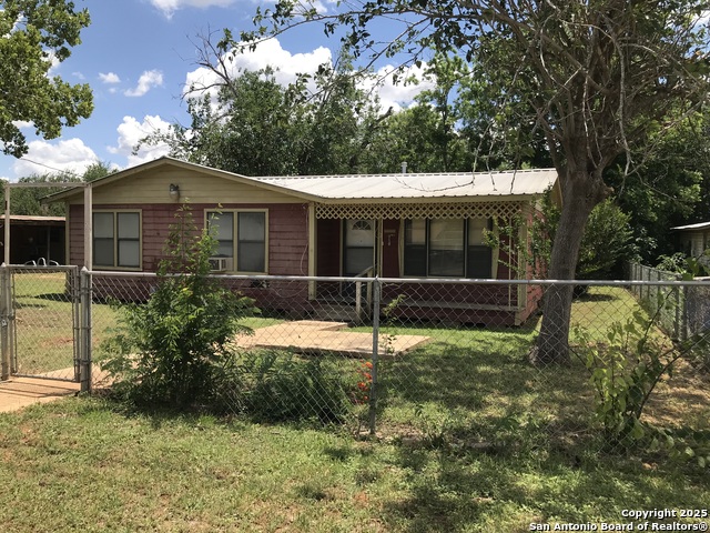 Details for 118 Garcia St. S, Pearsall, TX 78061
