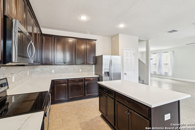Image 18 of 67 For 27341 Paraiso
