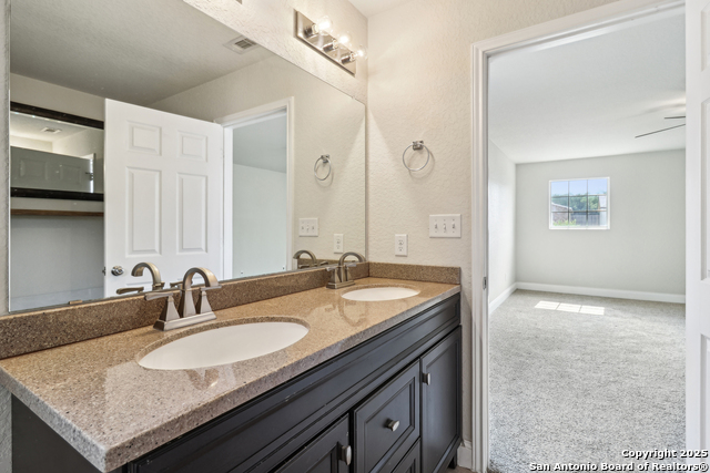 Image 46 of 67 For 27341 Paraiso