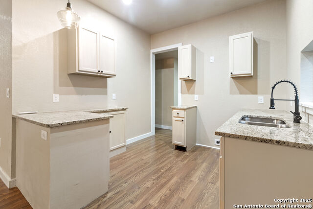 Image 3 of 15 For 1010 W Lynwood