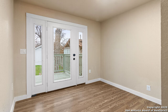 Image 8 of 15 For 1010 W Lynwood