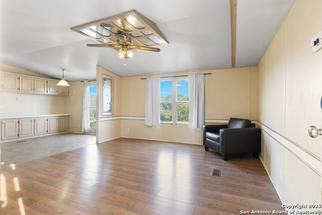 Image 3 of 17 For 1215 Cypress