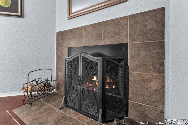 Image 16 of 38 For 208 Gatewood Oak