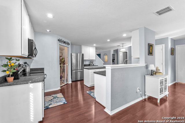 Image 17 of 38 For 208 Gatewood Oak