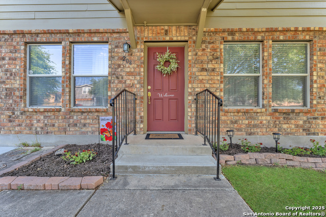 Image 3 of 38 For 208 Gatewood Oak
