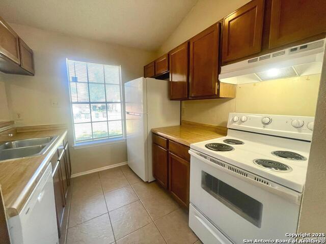 Image 5 of 16 For 5276 Meadow Rise  2