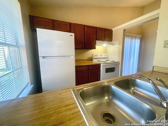 Image 6 of 16 For 5276 Meadow Rise  2