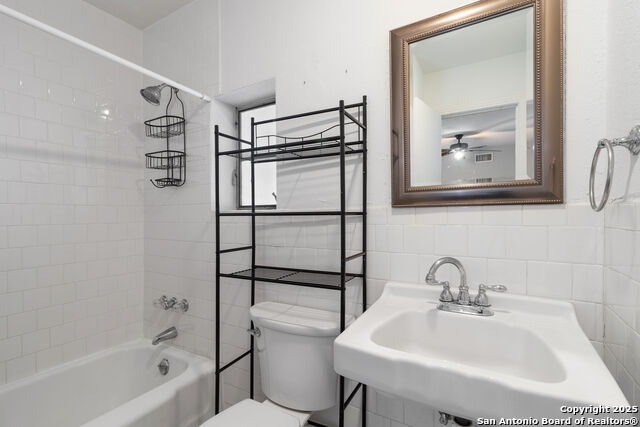 Listing photo id 5 for 311 Karen Lane B