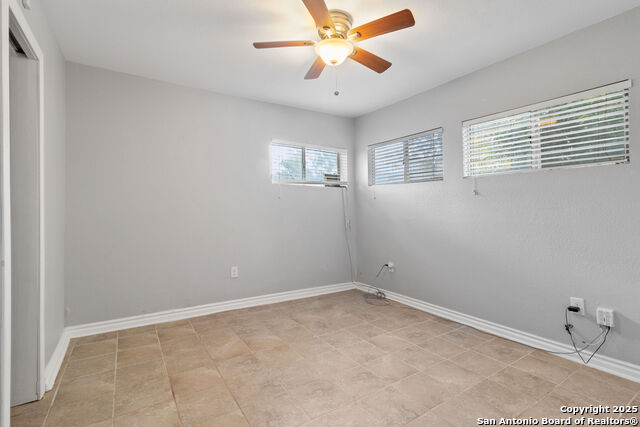 Listing photo id 7 for 311 Karen Lane B