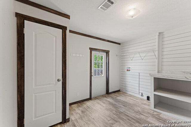 Image 14 of 40 For 306 Wren Cir