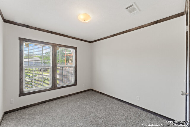 Image 15 of 40 For 306 Wren Cir