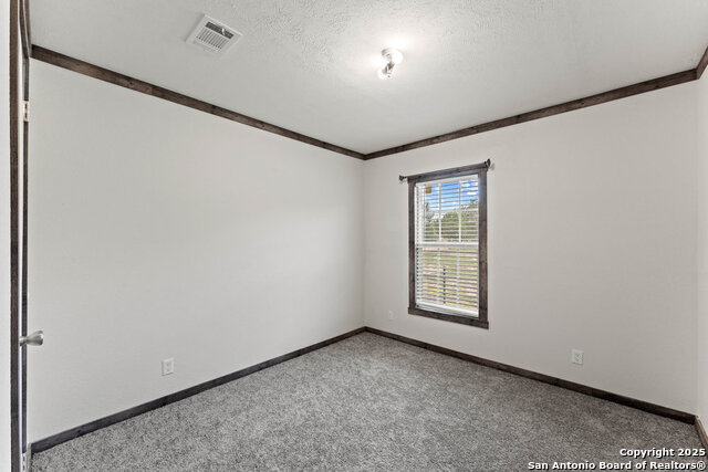 Image 16 of 40 For 306 Wren Cir