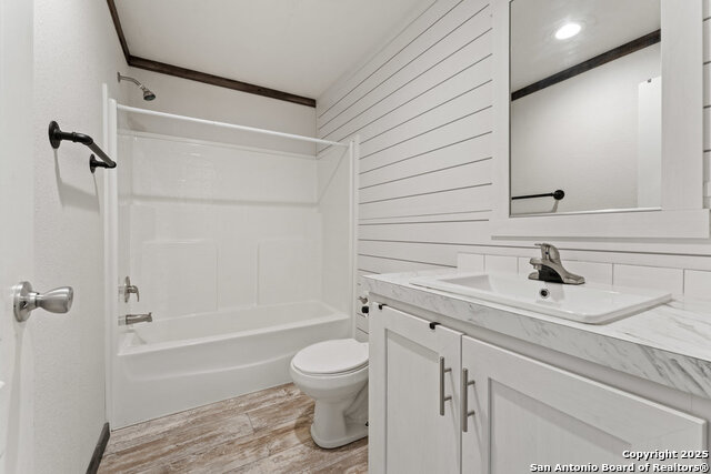 Image 22 of 40 For 306 Wren Cir