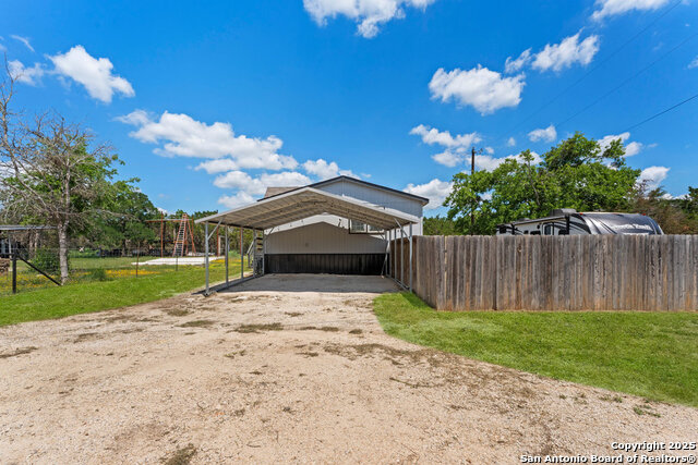 Image 25 of 40 For 306 Wren Cir