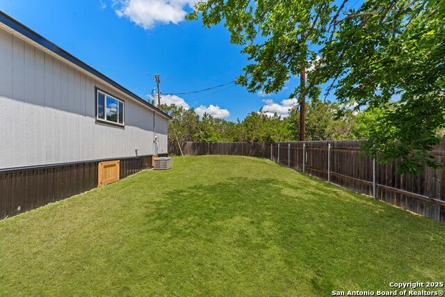 Image 29 of 40 For 306 Wren Cir
