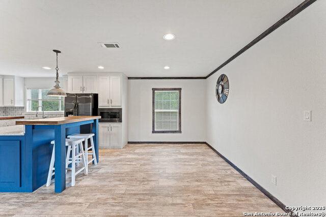 Image 3 of 40 For 306 Wren Cir