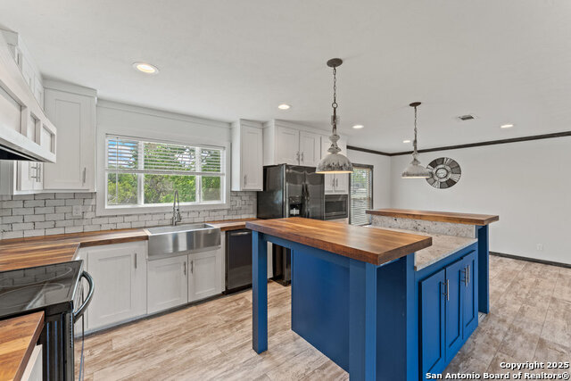 Image 9 of 40 For 306 Wren Cir