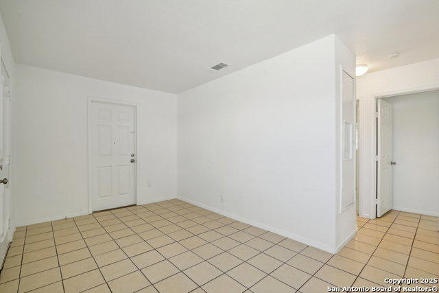 Listing photo id 7 for 802 Durr
