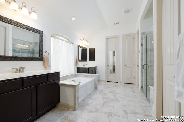 Listing photo id 16 for 1041 Water Oak