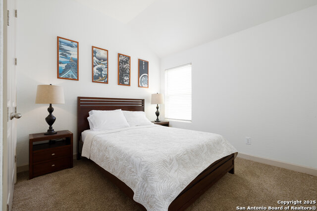 Listing photo id 17 for 1041 Water Oak