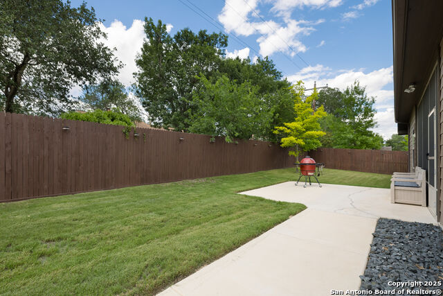 Listing photo id 22 for 1041 Water Oak