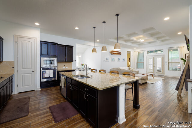Listing photo id 1 for 1041 Water Oak