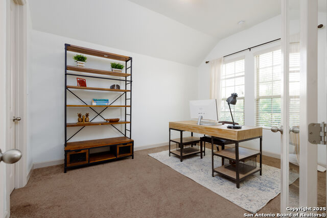 Listing photo id 6 for 1041 Water Oak