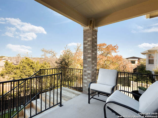 Listing photo id 10 for 18243 Ansley