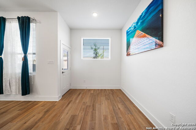 Image 15 of 32 For 8851 Oakland  Unit