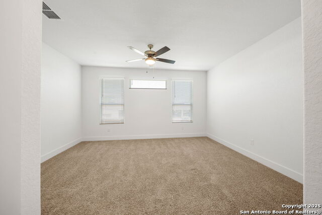 Image 18 of 32 For 8851 Oakland  Unit
