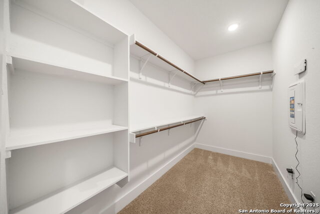 Image 22 of 32 For 8851 Oakland  Unit