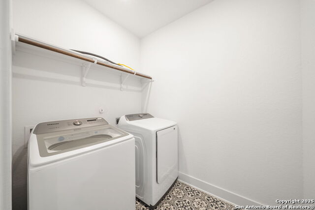 Image 29 of 32 For 8851 Oakland  Unit